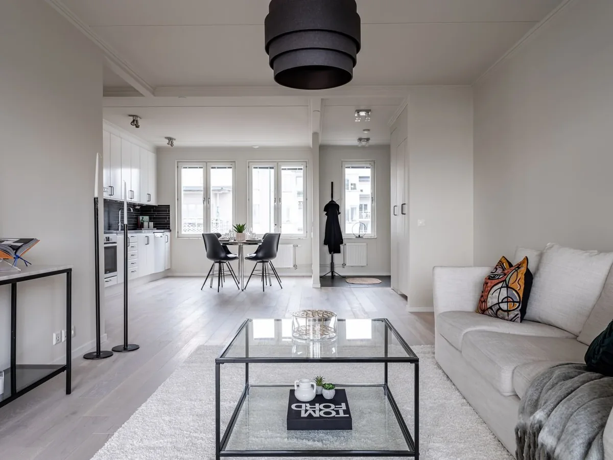 Renoverat kök och vardagsrum i öppen planlösning